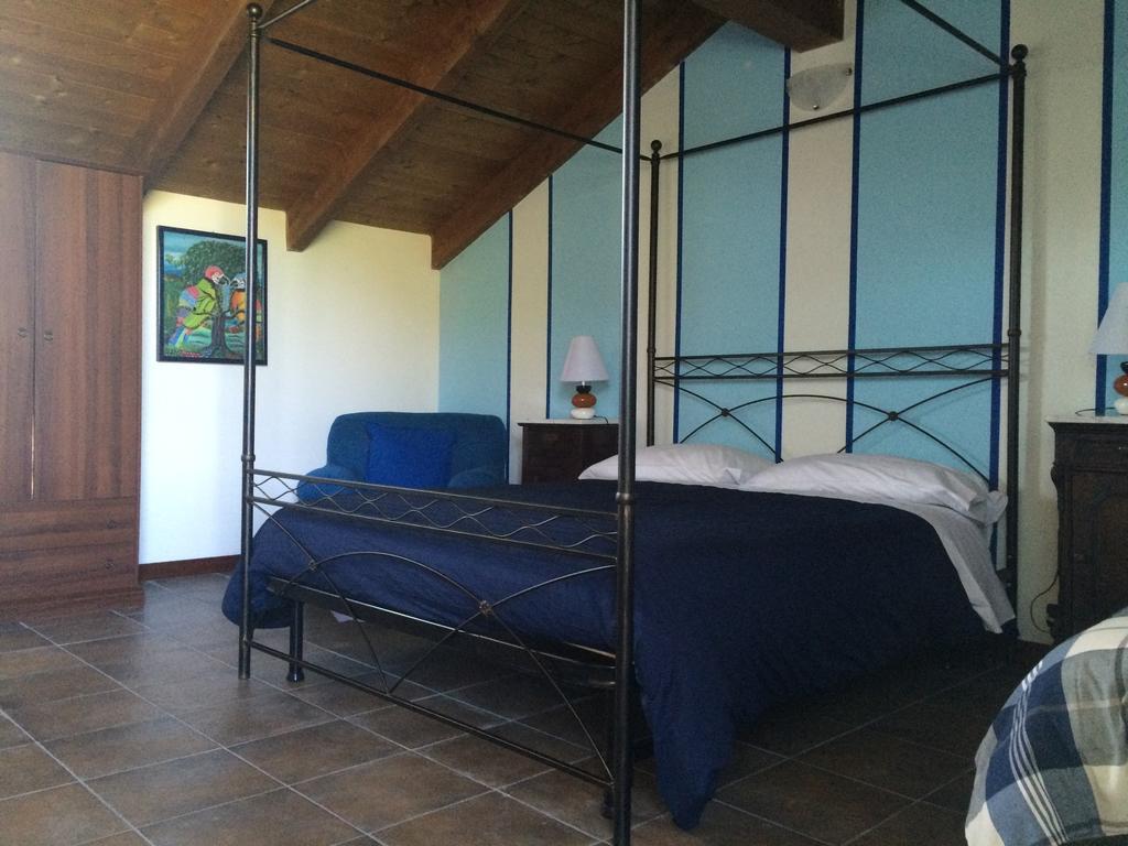 La Terrazza Del Barbaresco Bed and Breakfast Neviglie Δωμάτιο φωτογραφία