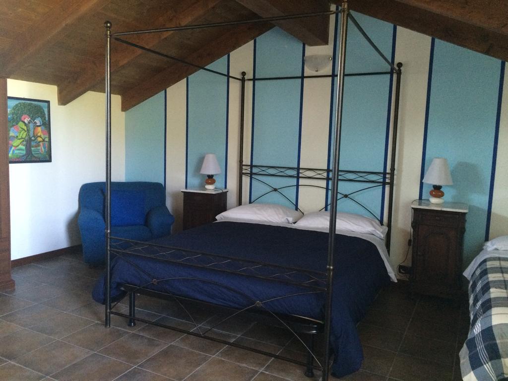 La Terrazza Del Barbaresco Bed and Breakfast Neviglie Δωμάτιο φωτογραφία