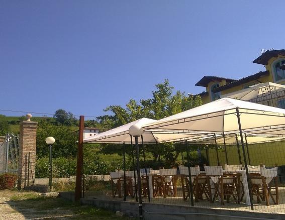 La Terrazza Del Barbaresco Bed and Breakfast Neviglie Εξωτερικό φωτογραφία