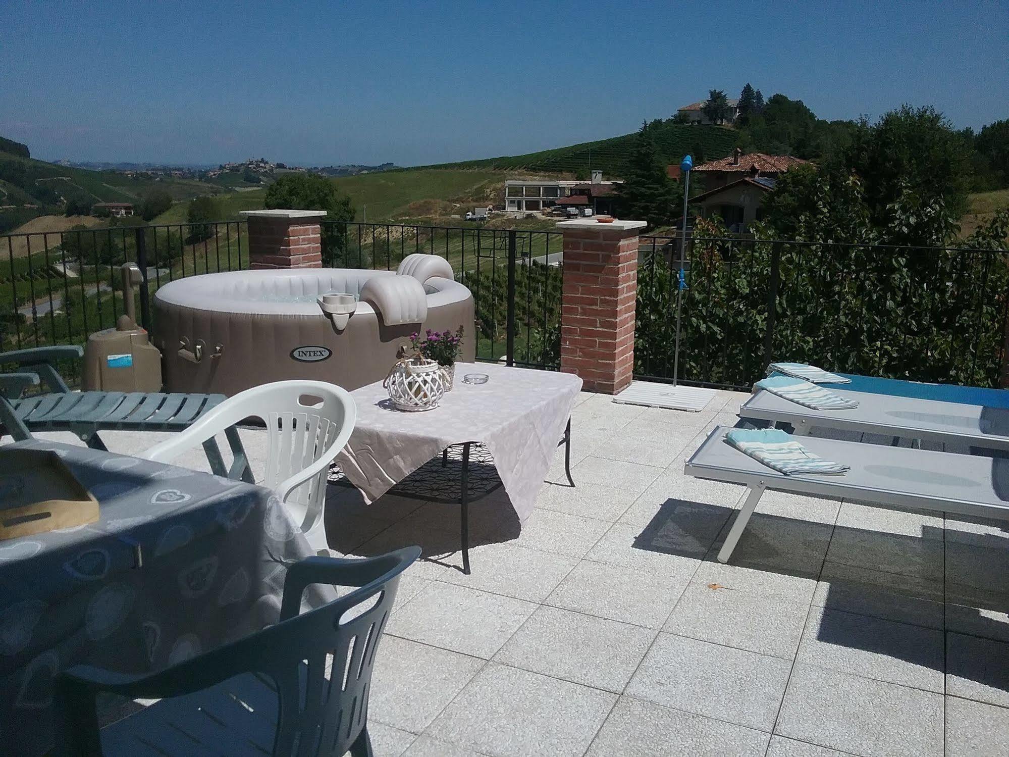 La Terrazza Del Barbaresco Bed and Breakfast Neviglie Εξωτερικό φωτογραφία